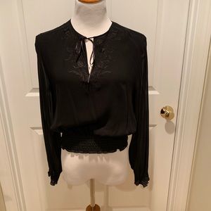 Silk blouse w embroidered detail, long sleeve